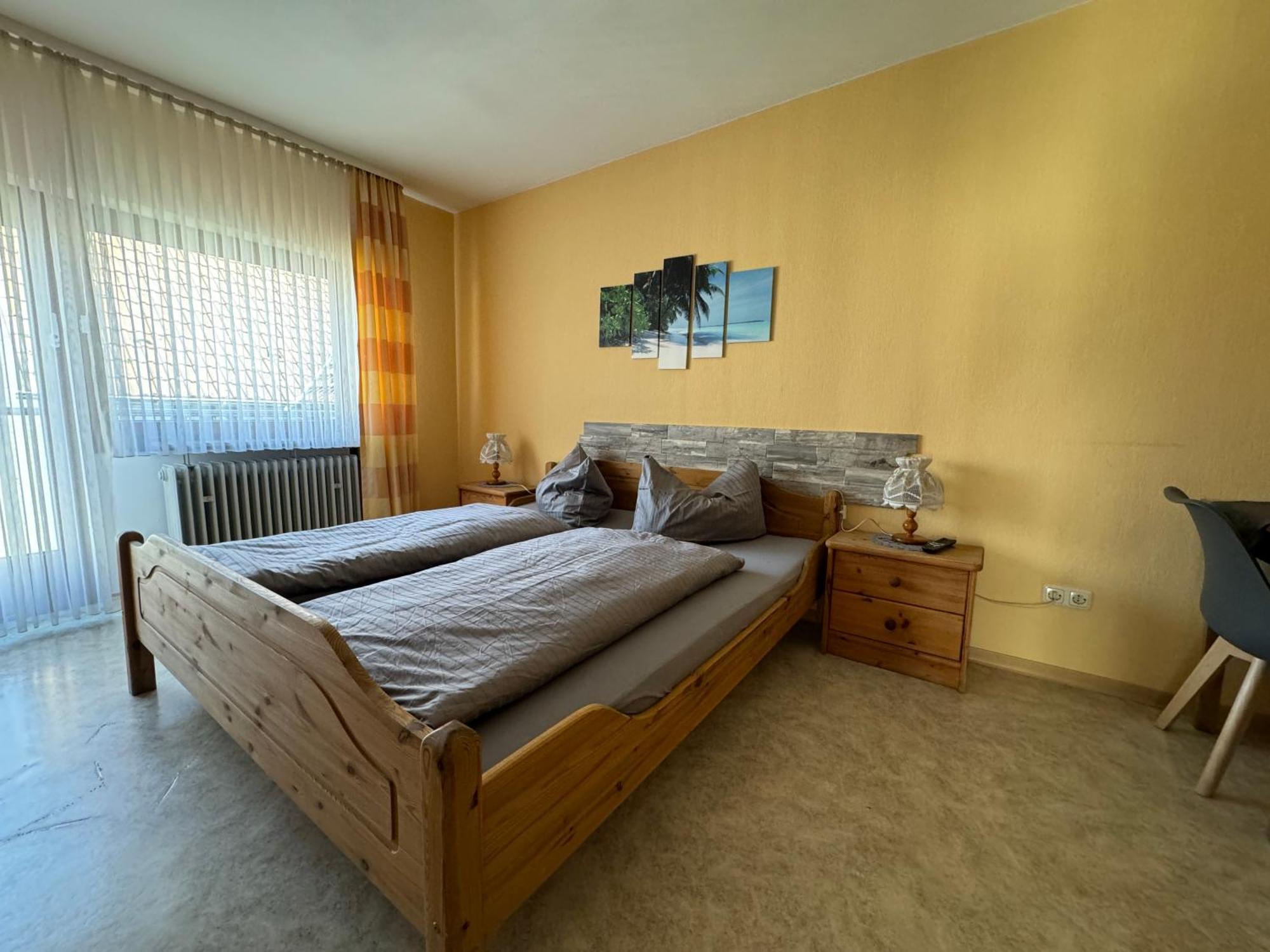 Zur Goldenen Krone Pension Stadtallendorf Luaran gambar
