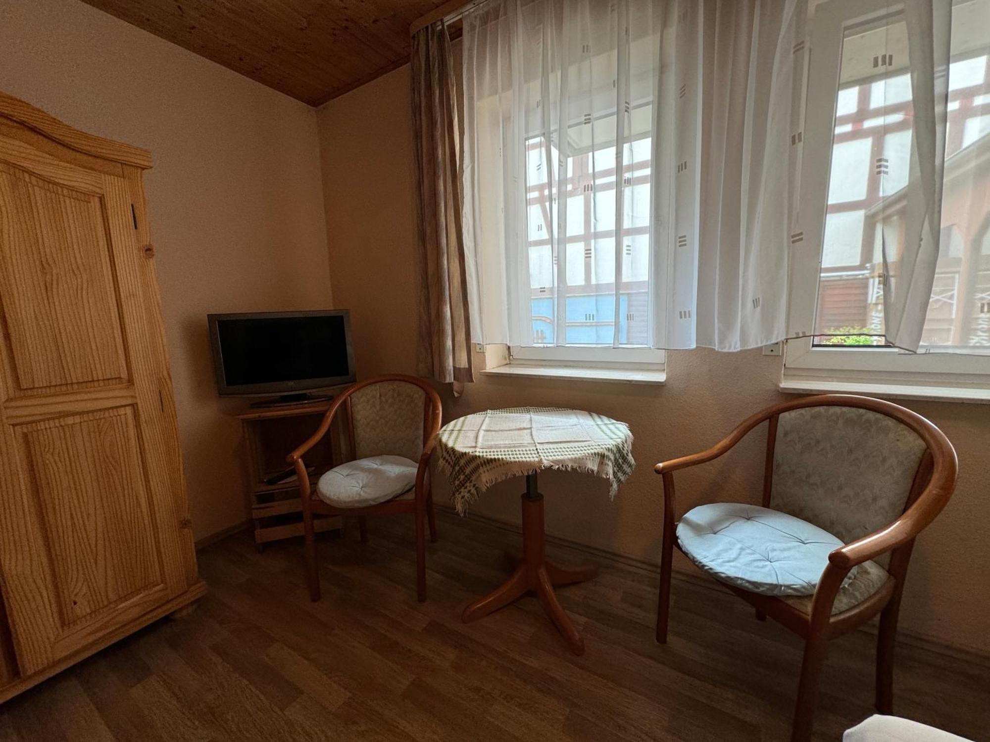 Zur Goldenen Krone Pension Stadtallendorf Luaran gambar