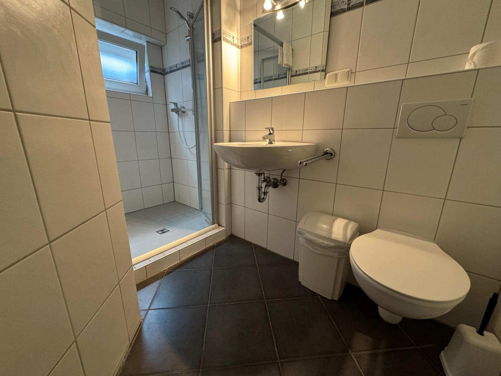 Zur Goldenen Krone Pension Stadtallendorf Luaran gambar